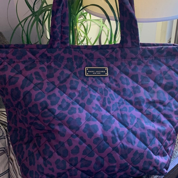 Authentic MARC JACOBS Quilted leopard large zip tote - Picture 8 of 12